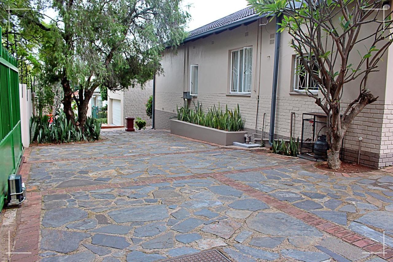 The Global Link Hub Hotel Pretoria Exterior photo