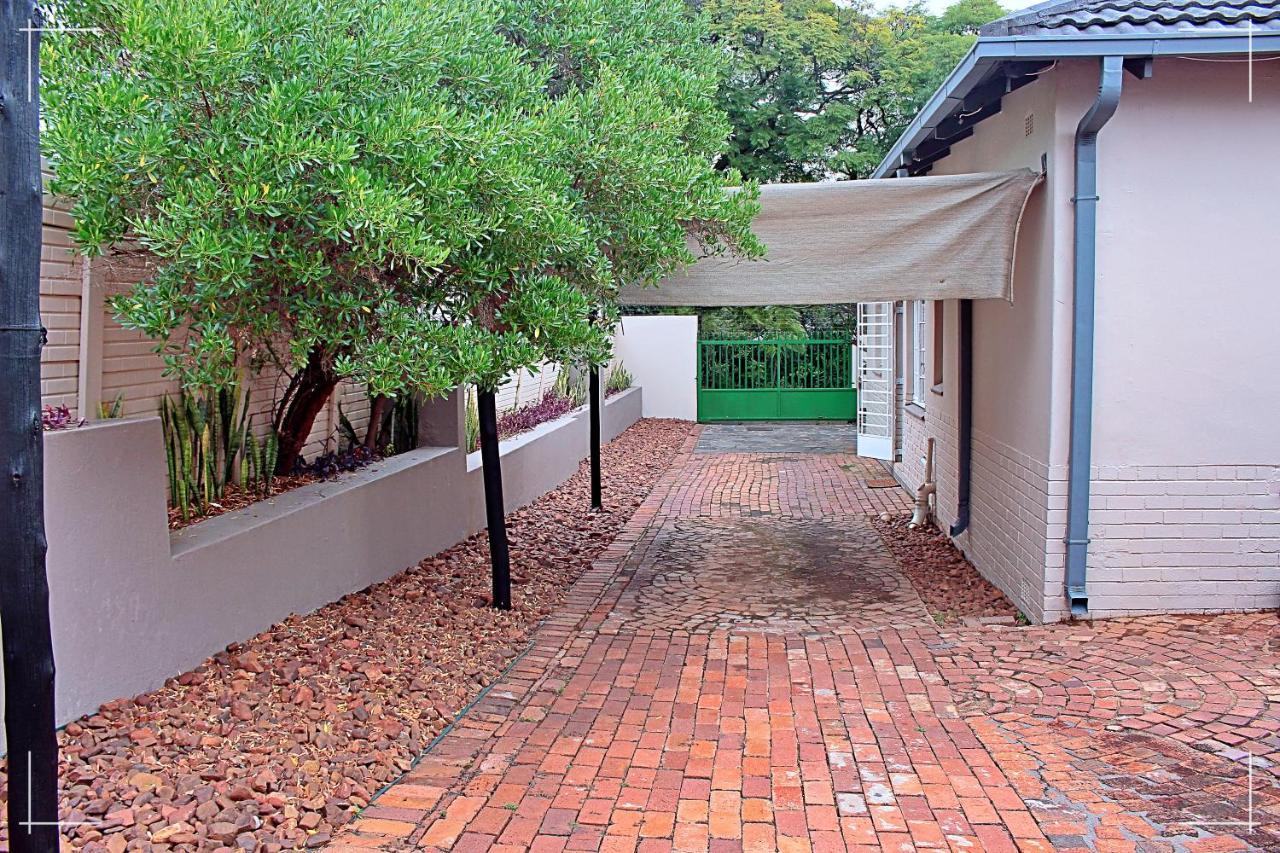 The Global Link Hub Hotel Pretoria Exterior photo